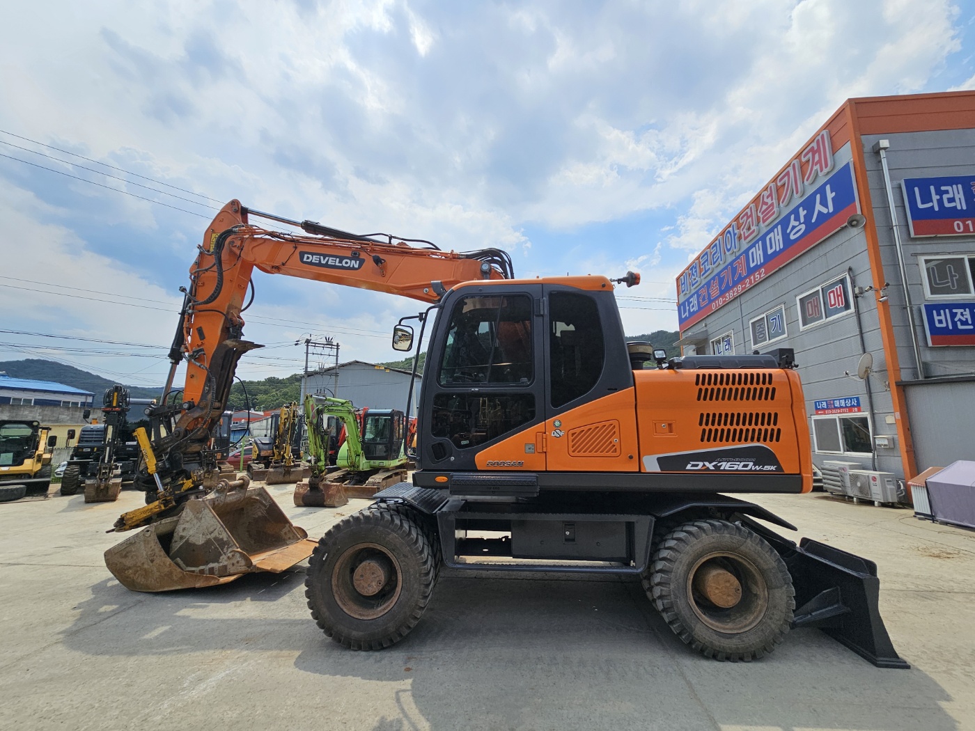 DX160W
