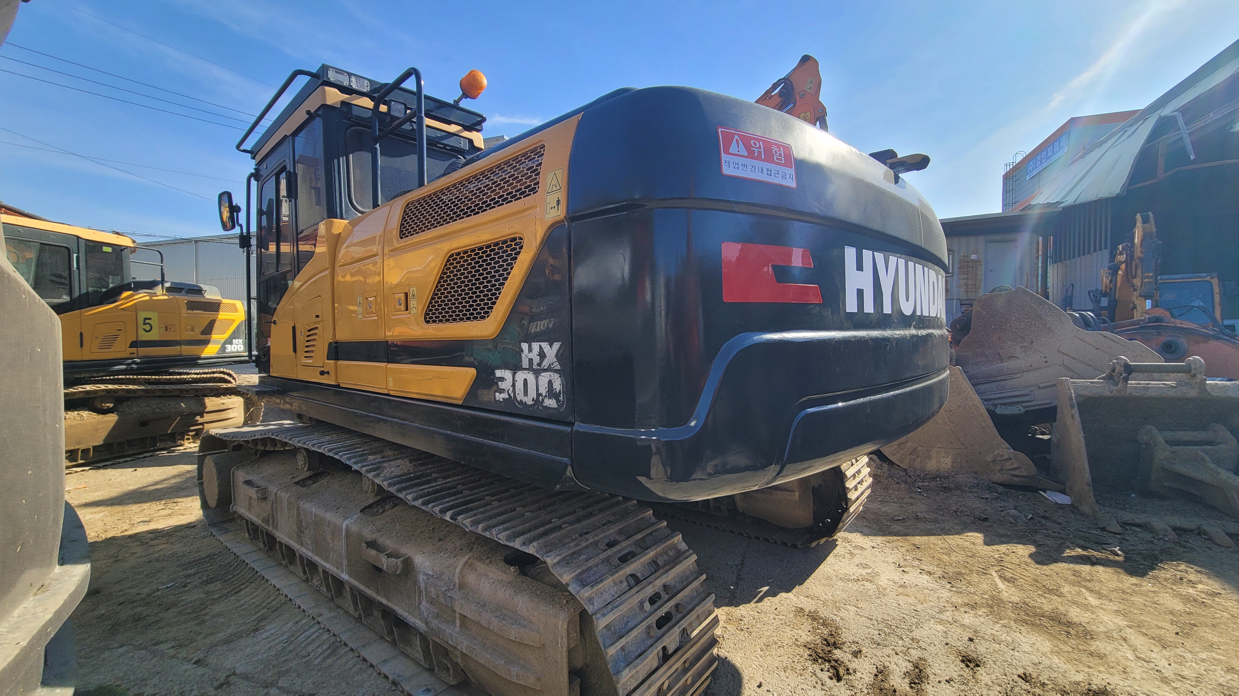 HX300